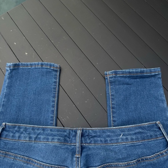 Jessica Simpson Blue Straight Leg Jeans Classic Style - Picture 11 of 14